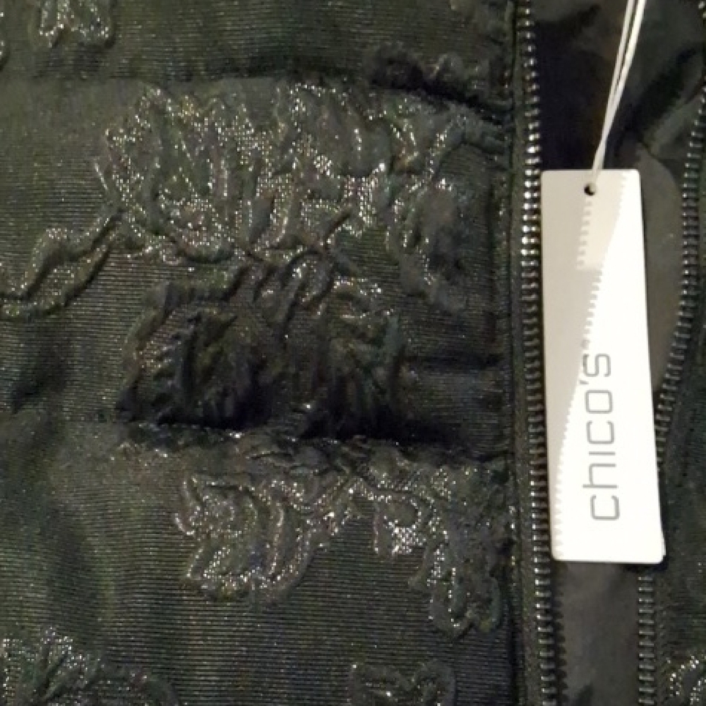 Chico's Ladies Puffer Vest Size M New With Tags - Picture 7 of 11